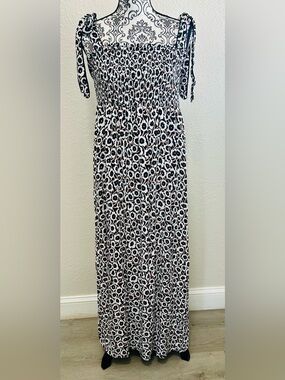 Diane Von Furstenberg  Women’s Smocked Tie Strap Poppy Dress 
Size Medium